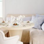 تصميم المطبخ مع أريكة الزاوية