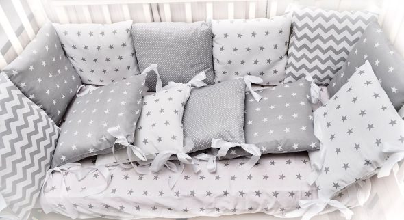 ويغطي وسادة مع الأغطية