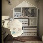 الجرف المنزل في الغرفة