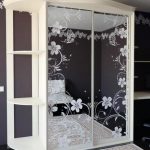 أبواب خزانة ، مرآة منقوشة