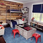 سرير بطابقين علوي