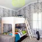 سرير بطابقين في الحضانة