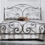 الباردة تزوير السرير