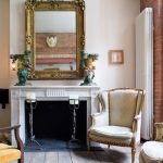 الأثاث الذين تتراوح أعمارهم بين الاصطناعي في غرفة المعيشة