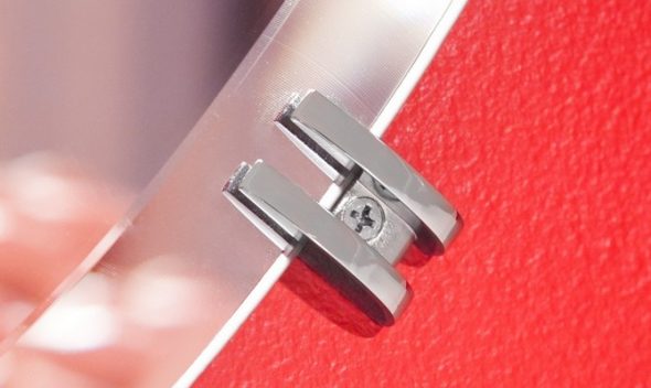 شنق مرآة الحمام