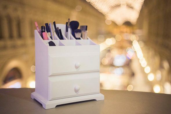 مضمد لتخزين مستحضرات التجميل