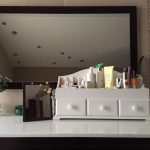 مضمد لمستحضرات التجميل في الغرفة