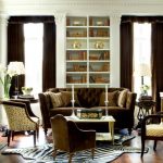 أريكة بنية حديثة