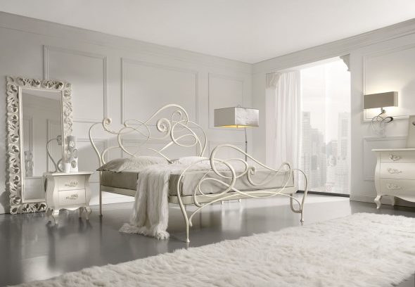 سرير مزور في غرفة النوم