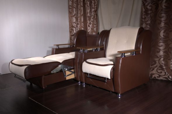 سرير كرسي في الداخل