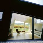 كرسي مع تصميم مسند القدمين