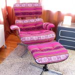 كرسي بمسند للقدمين مشرق