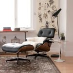 كرسي مع تصميم مسند القدمين