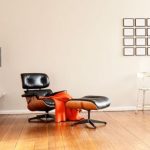 كرسي مع صورة مسند للقدمين