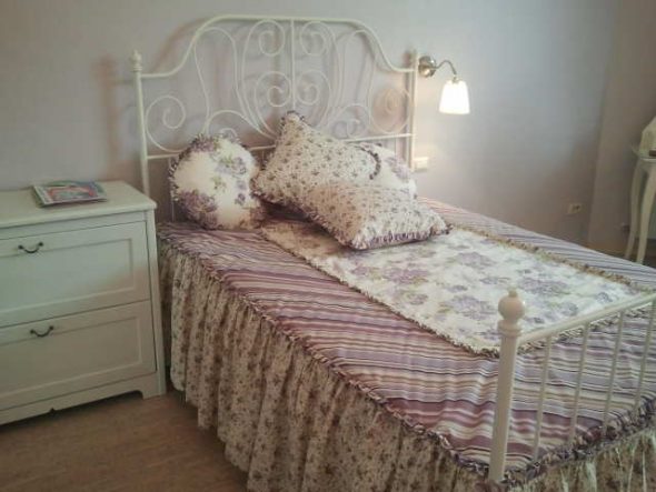 السرير leirvik