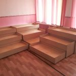 سرير للأطفال من ثلاث طبقات ، محول