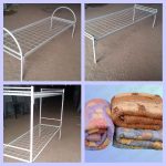 سرير مع فراش