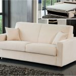 الفروق الدقيقة عند اختيار أريكة مستقيمة