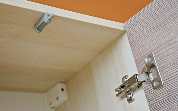 يتوقف على أبواب مجلس الوزراء