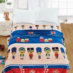 بطانية في السرير