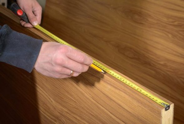 علامات الباب للمفصلات