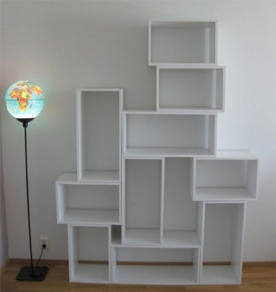 لعبة رفوف بيضاء