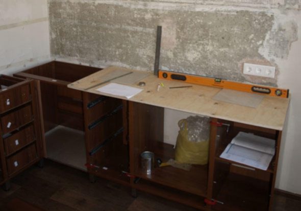 قاعدة سطح العمل