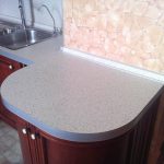 منضدية صغيرة