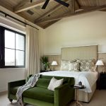 أريكة خضراء الداخلية