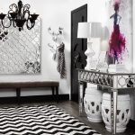 المدخل مرآة غير عادية