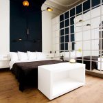 مرآة الحائط الكامل في غرفة النوم