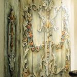 المنتجات المخرمة للزينة