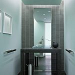 مرآة أرضية الحمام كبيرة