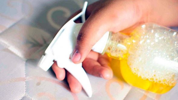 تنظيف البول