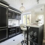 تصميم شقة من غرفة واحدة مع مطبخ صغير وغرفة معيشة - منطقة المطبخ