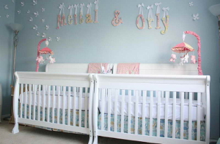 أسرة توأمية