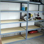 رفوف صور بأيديهم