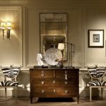 خزانة ذات أدراج خشبية