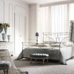 الأثاث مزورة في السرير الداخلي