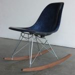 كرسي هزاز صغير