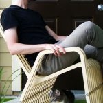 كرسي هزاز والقط