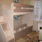 السرير العلية رقم 59 مع الخطوات