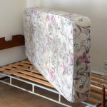 السرير مع صورة فراش العظام