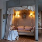 يتم تعيين أسرة في منافذ إذا كنت تريد توفير مساحة الغرفة.