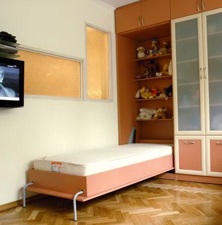 سرير قابلة للطي للحضانة