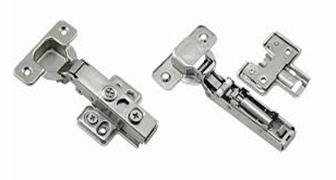 يتوقف مع الباب أقرب