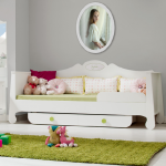 سرير أريكة في سن المراهقة