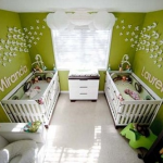 النظر في موقع أسرة الأطفال والخزائن