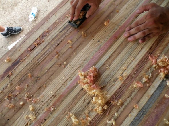 المشي على سطح الطائرة الجدول الأعلى