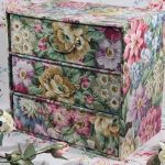 صنع الأثاث العتيق بيديك ليس بالأمر الصعب على الإطلاق.